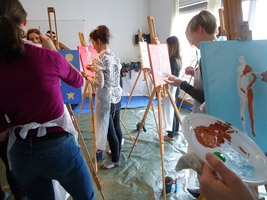 Workshop naaktmodel schilderen tijdens vrijgezellenfeest in Nijmegen